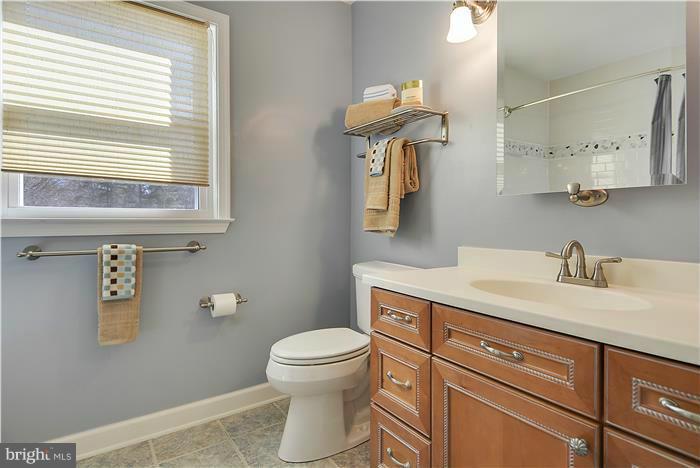 9330 Brink Road Gaithersburg, MD 20882 - Photo 22 of 30 Bath