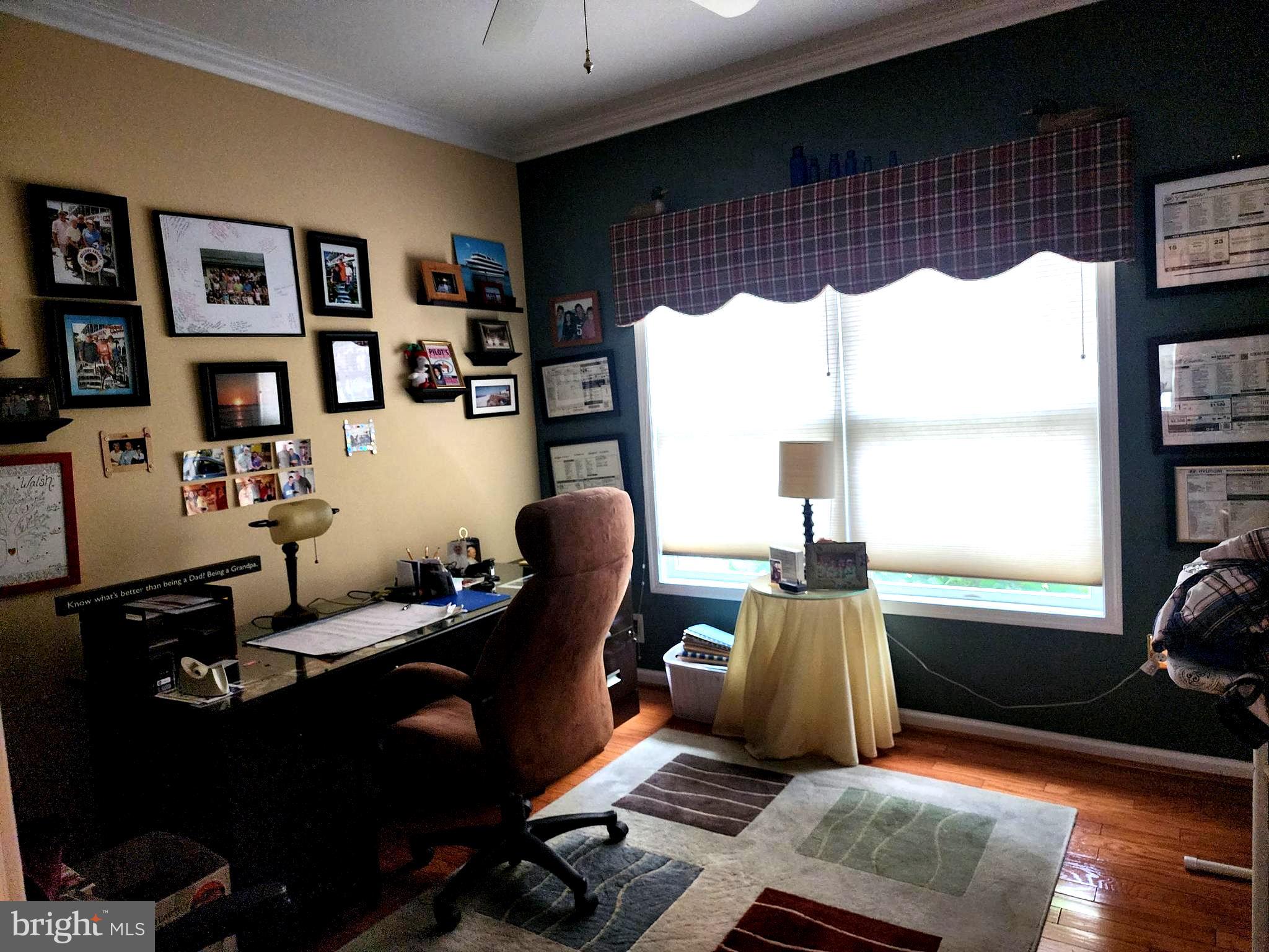 33 Sunset Lane Columbus, NJ 08022 - Photo 12 of 29 a living room with furniture window and a flat screen tv