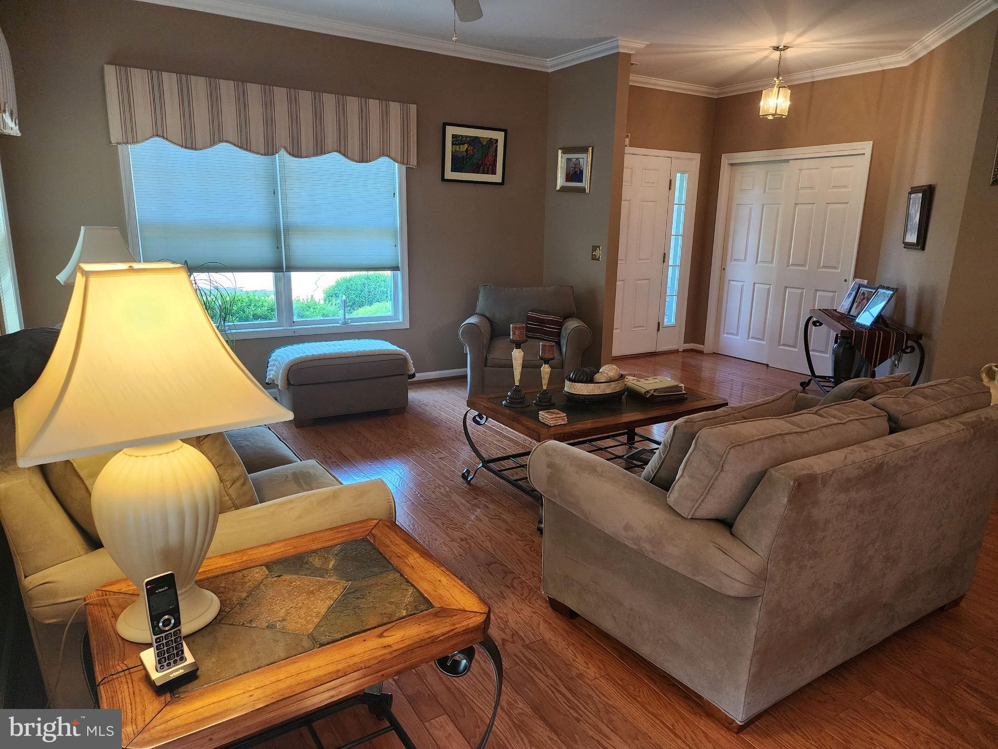 33 Sunset Lane Columbus, NJ 08022 - Photo 26 of 29 a living room with furniture and a window