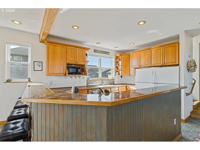 $949,000 | 35100 Sunset Drive, Pacific City, OR 97135
