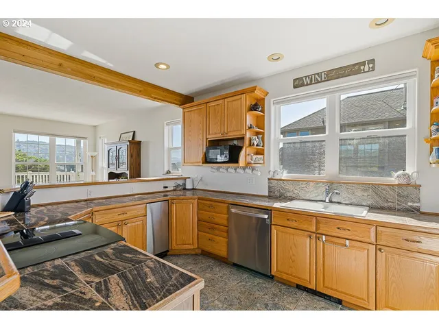 $949,000 | 35100 Sunset Drive, Pacific City, OR 97135