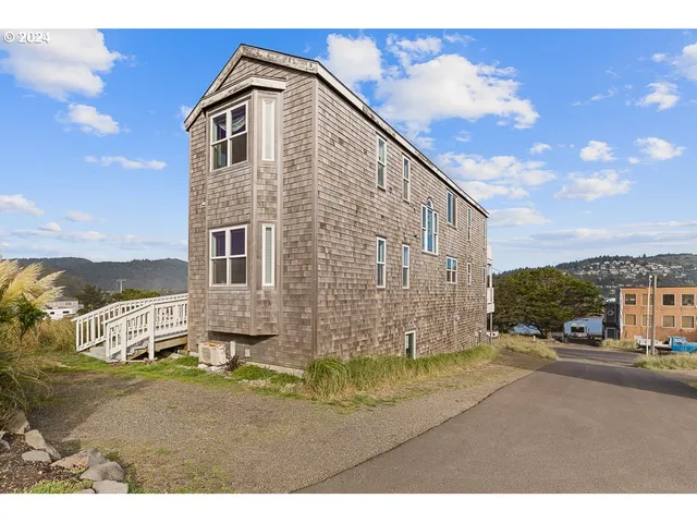 $949,000 | 35100 Sunset Drive, Pacific City, OR 97135