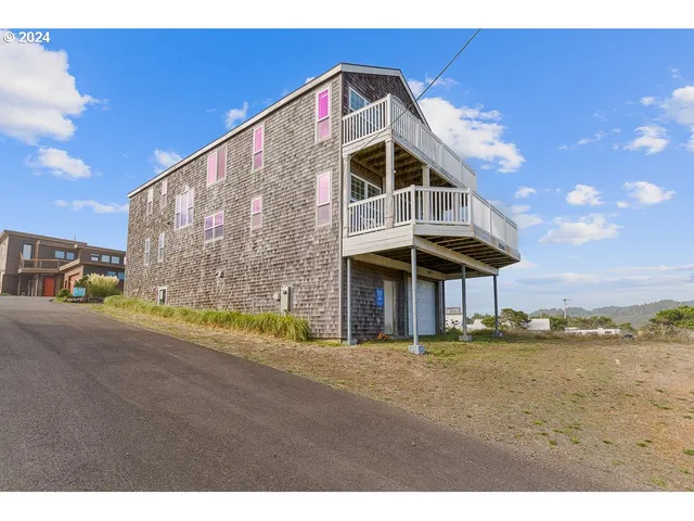$949,000 | 35100 Sunset Drive, Pacific City, OR 97135