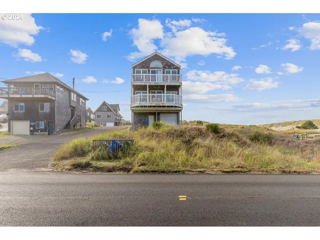 $949,000 | 35100 Sunset Drive, Pacific City, OR 97135
