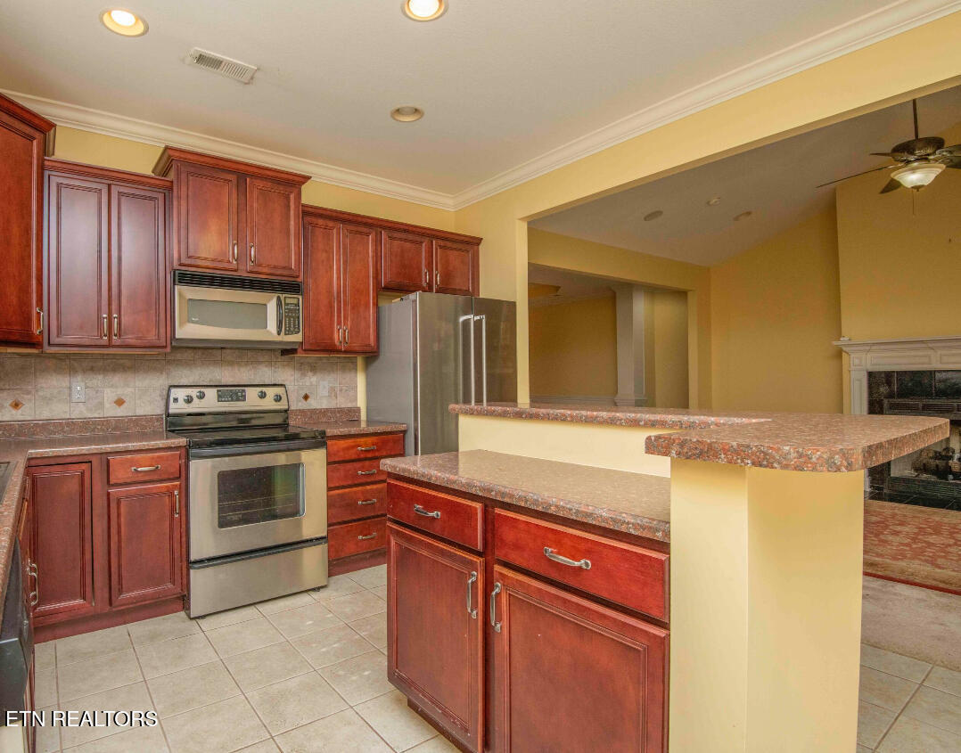 119 Waterston Way Clinton, TN 37716 - Photo 23 of 38 Kitchen