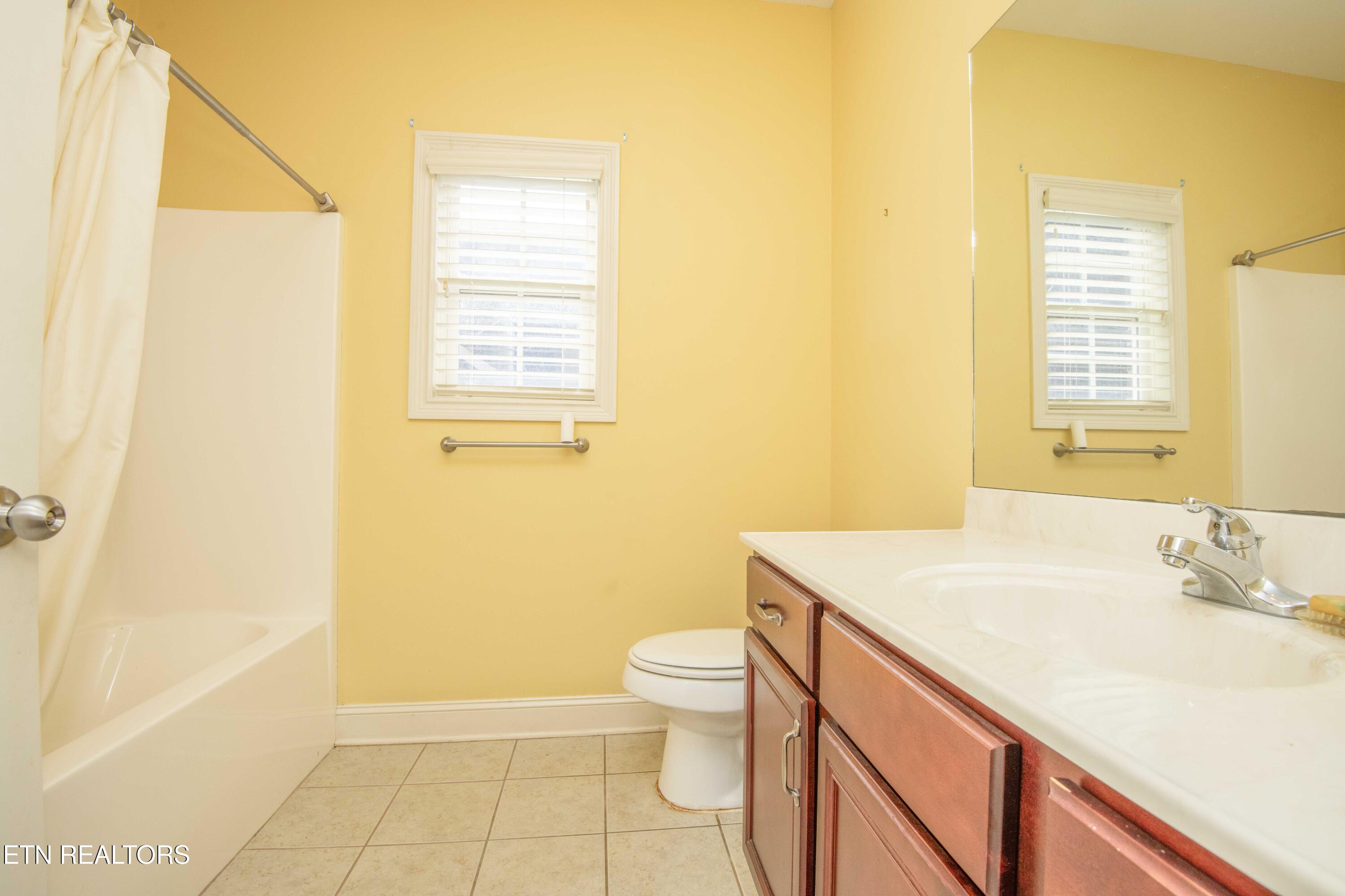 119 Waterston Way Clinton, TN 37716 - Photo 29 of 38 second bath