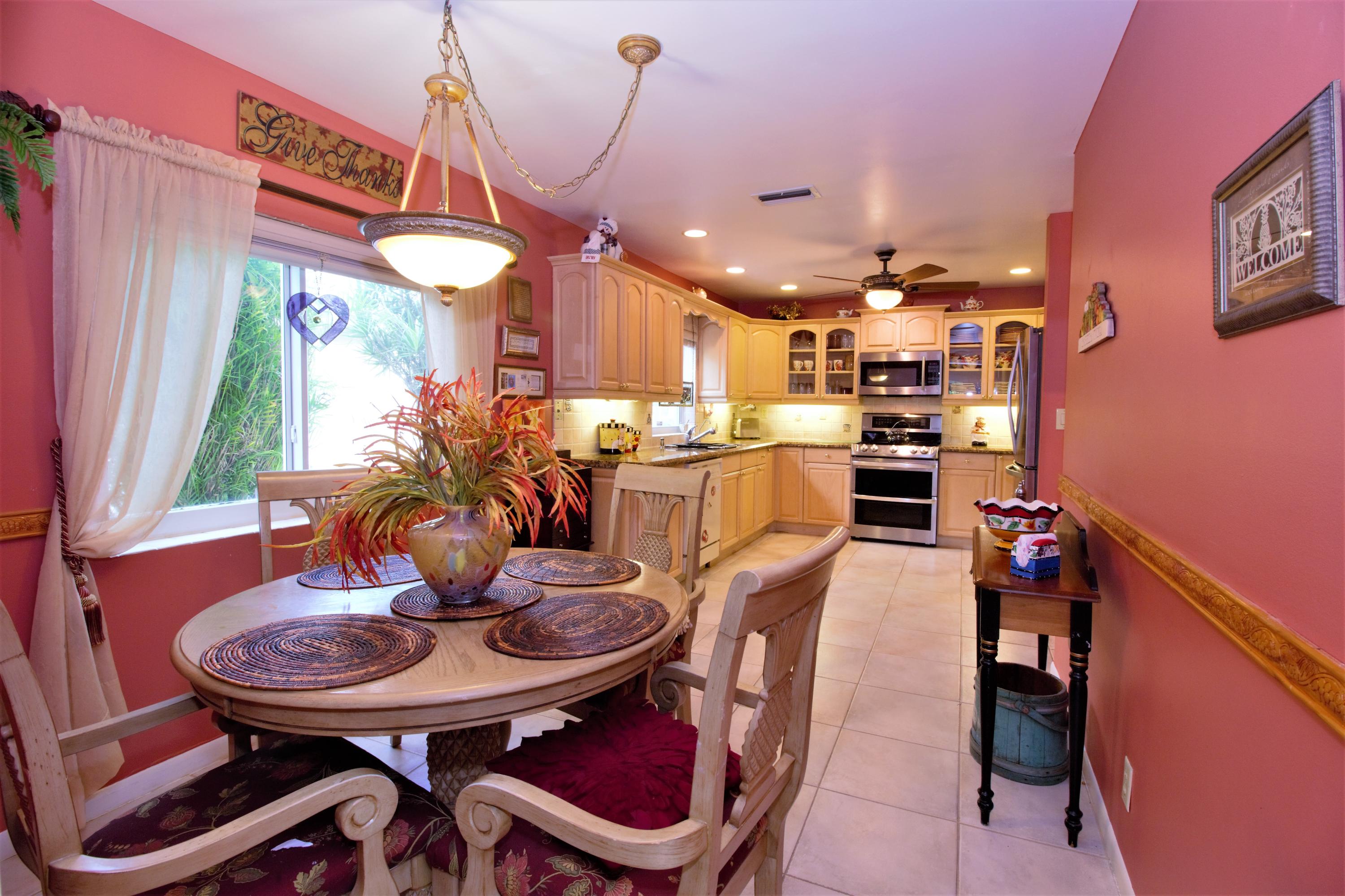 7897 Cloverfield Circle Boca Raton, FL 33433 - Photo 16 of 28 7897 kitchen 4