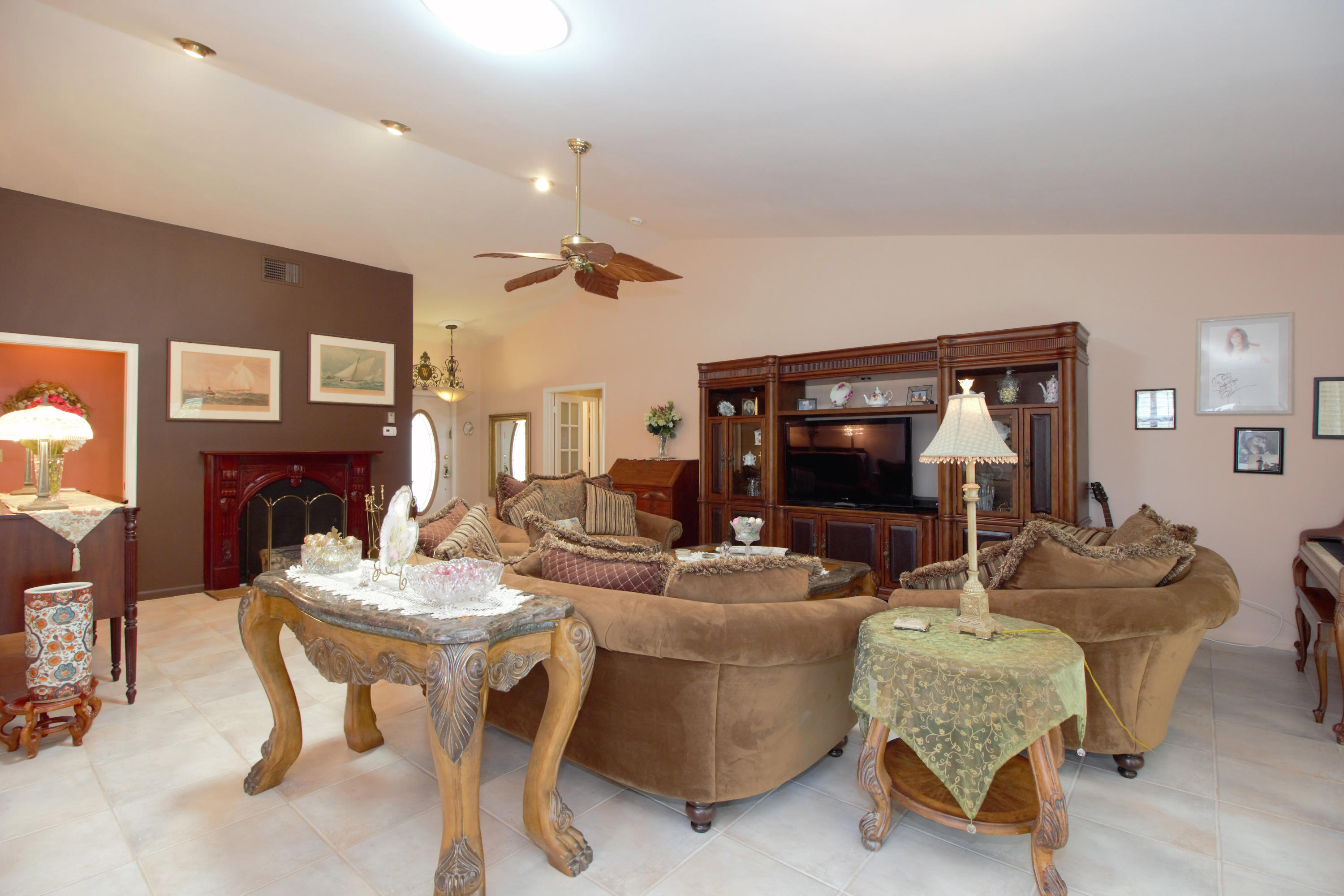 7897 Cloverfield Circle Boca Raton, FL 33433 - Photo 7 of 28 7897living room