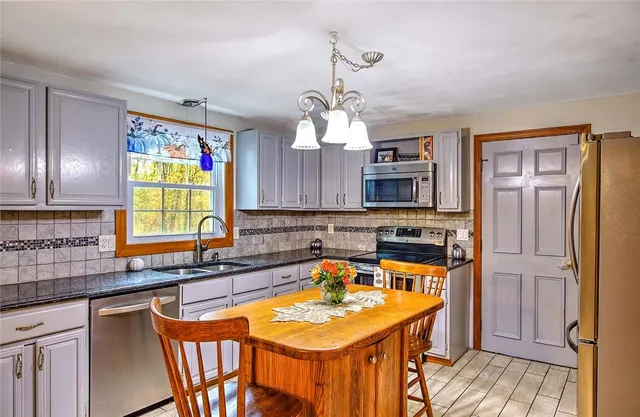 $759,900 | 55 Whisper Lane, North Kingstown, RI 02852