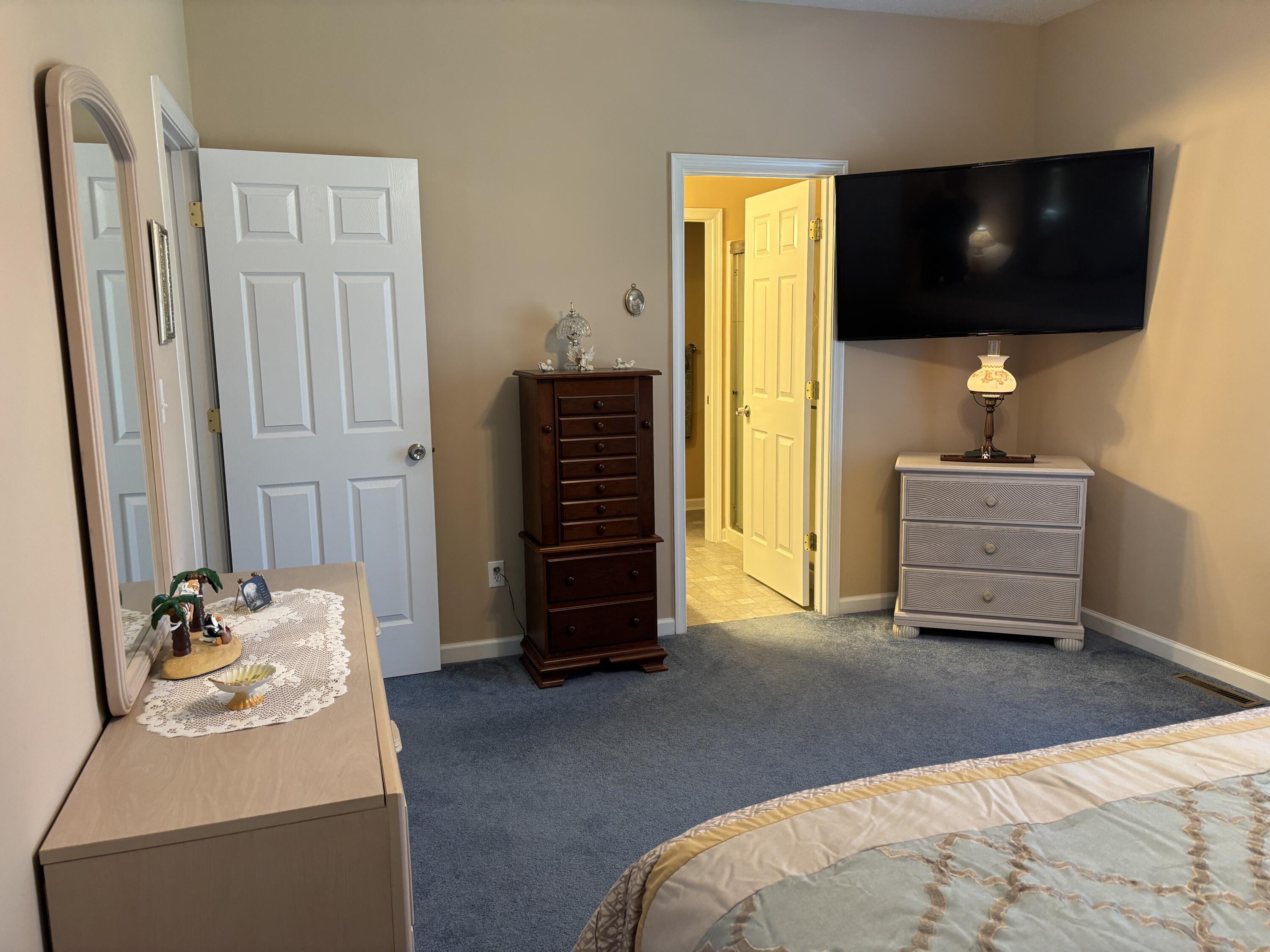1811 Cutlass Road Moneta, VA 24121 - Photo 19 of 91 Master Bedroom