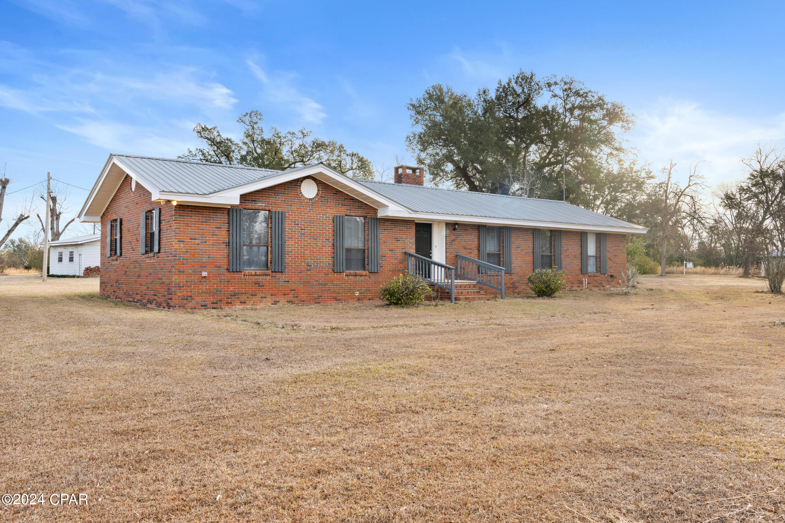 1750 Palmview Road Cottondale, FL 32431 - Photo 2 of 47