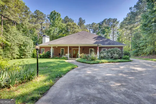 $375,000 | 190 Oak Hill Circle, Covington, GA 30016