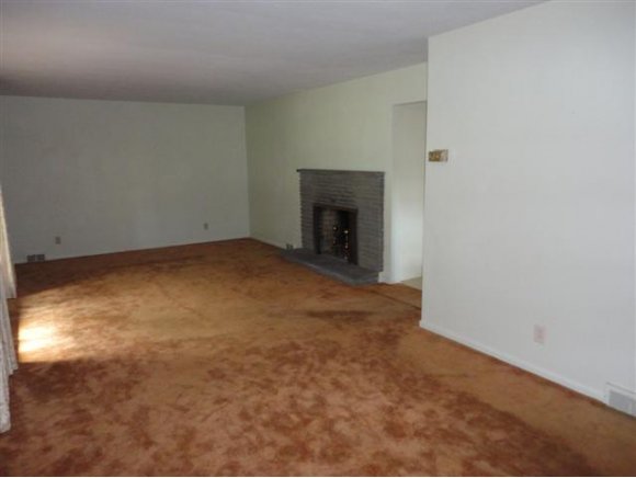 2718 Country Club Road Endwell, NY 13760 - Photo 13 of 24 Gallery Image 13