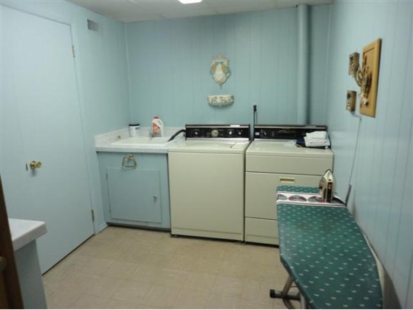2718 Country Club Road Endwell, NY 13760 - Photo 19 of 24 Gallery Image 19
