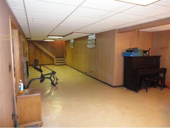2718 Country Club Road Endwell, NY 13760 - Photo 20 of 24 Gallery Image 20