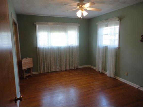 2718 Country Club Road Endwell, NY 13760 - Photo 5 of 24 Gallery Image 5