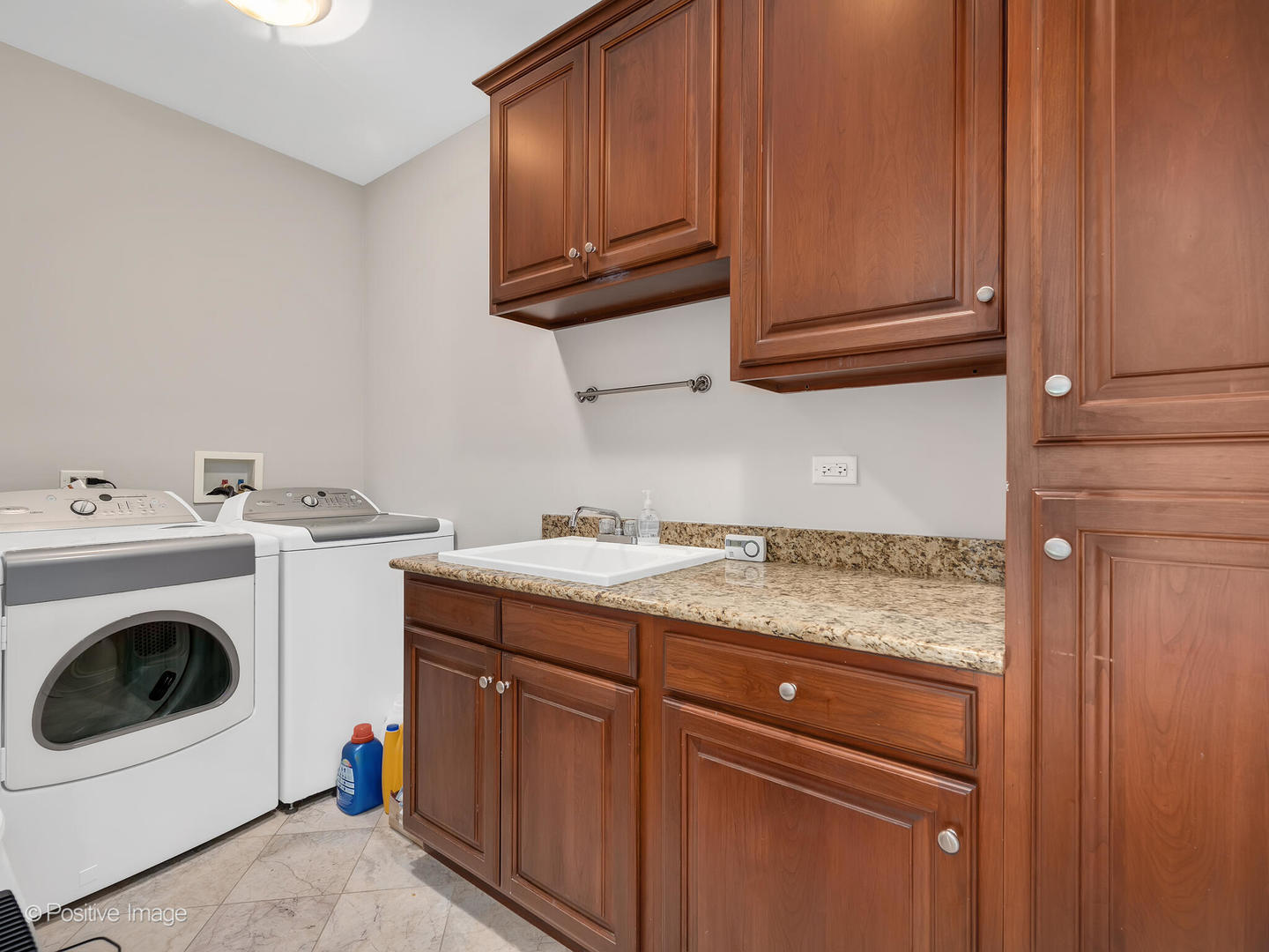2804 Central Road Glenview, IL 60025 - Photo 31 of 41 a utility room with sink dryer and washer