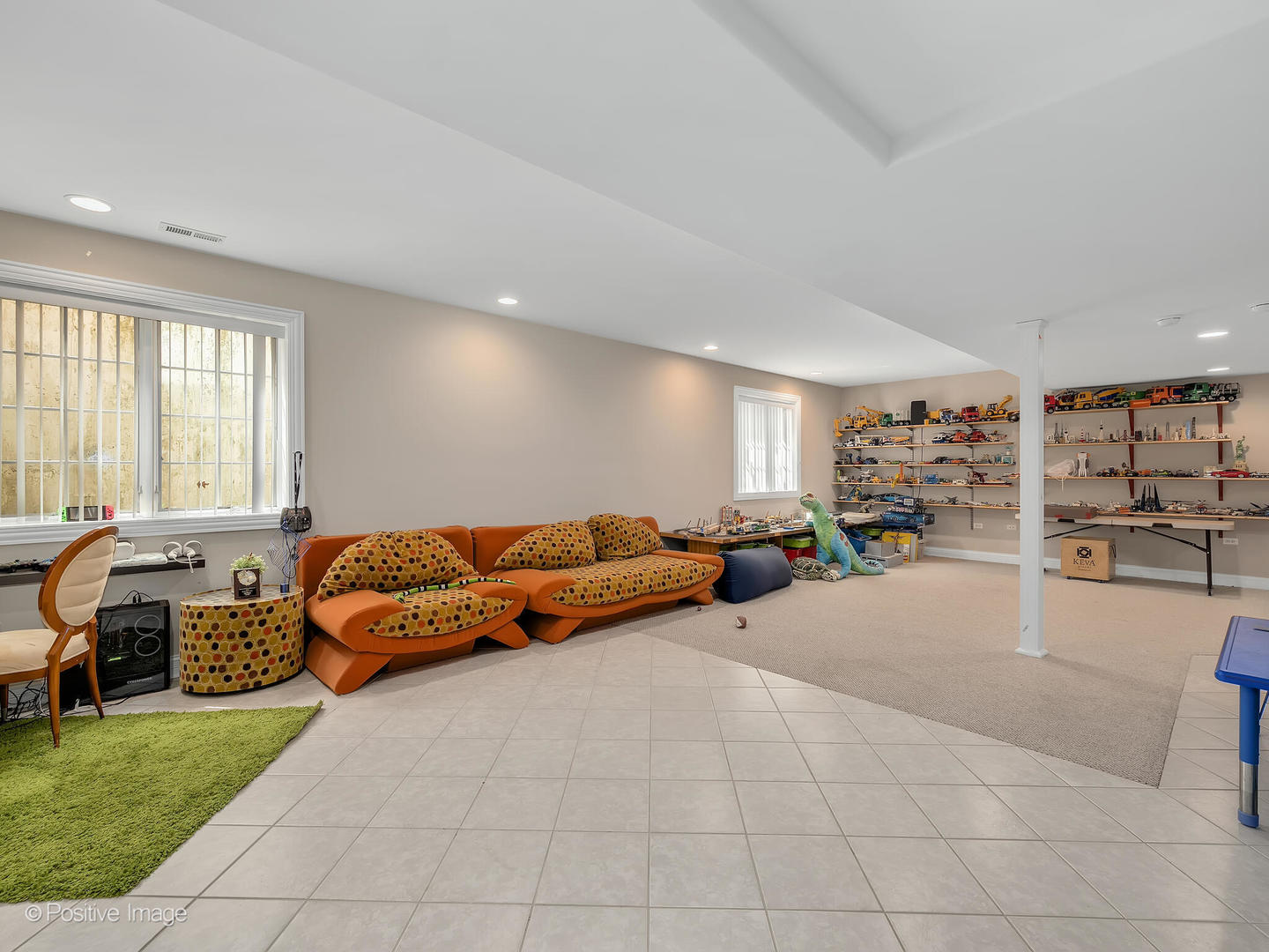 2804 Central Road Glenview, IL 60025 - Photo 32 of 41 a living room with furniture and a table