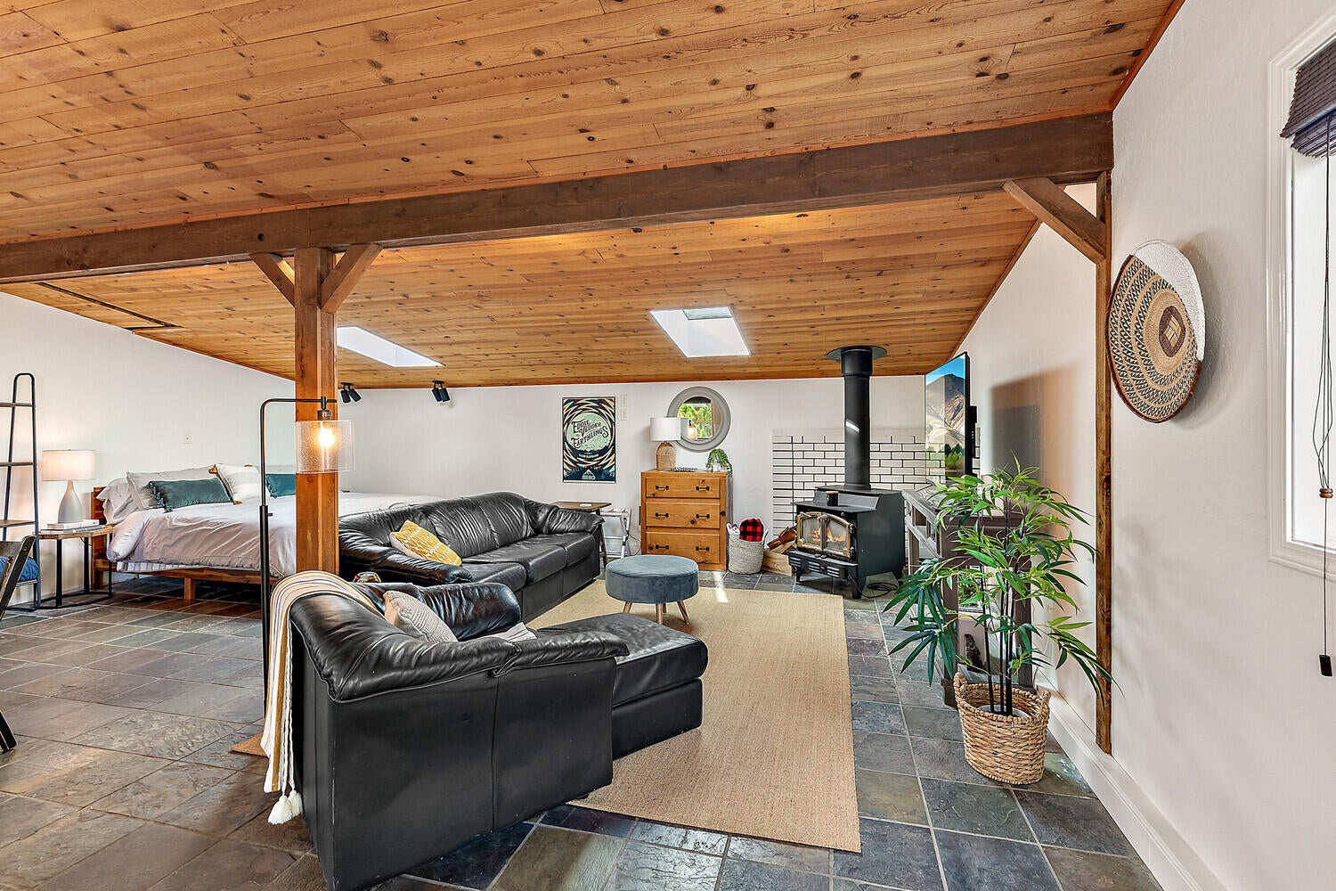 4059 Livingston Road Central Point, OR 97502 - Photo 29 of 39 29