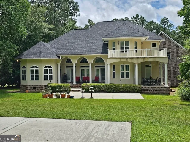 front view of house with a yard