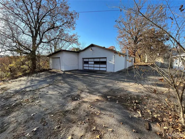 $129,900 | 21987 Teak Lane, St. Robert, MO 65584