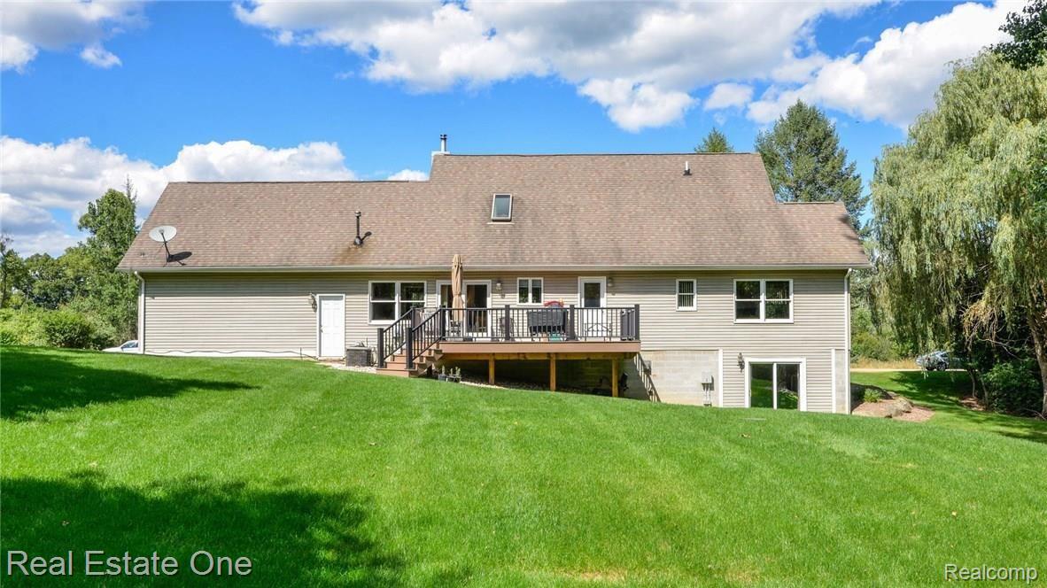 4248 Trinity Lane Pinckney, MI 48169 - Photo 3 of 49 2_45.jpg