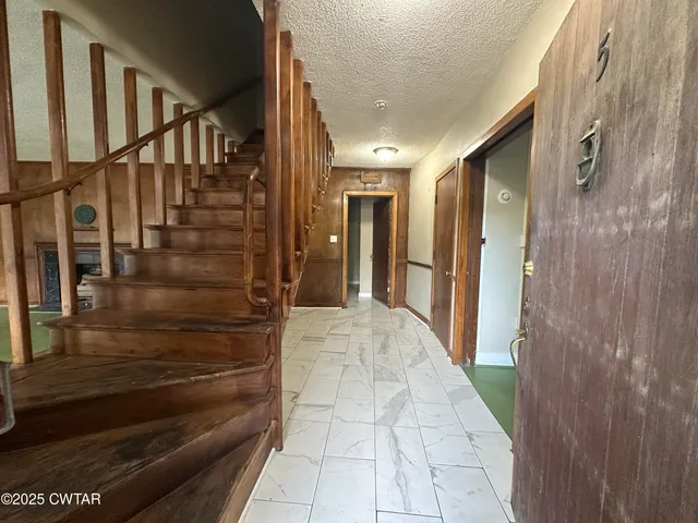 a view of entryway