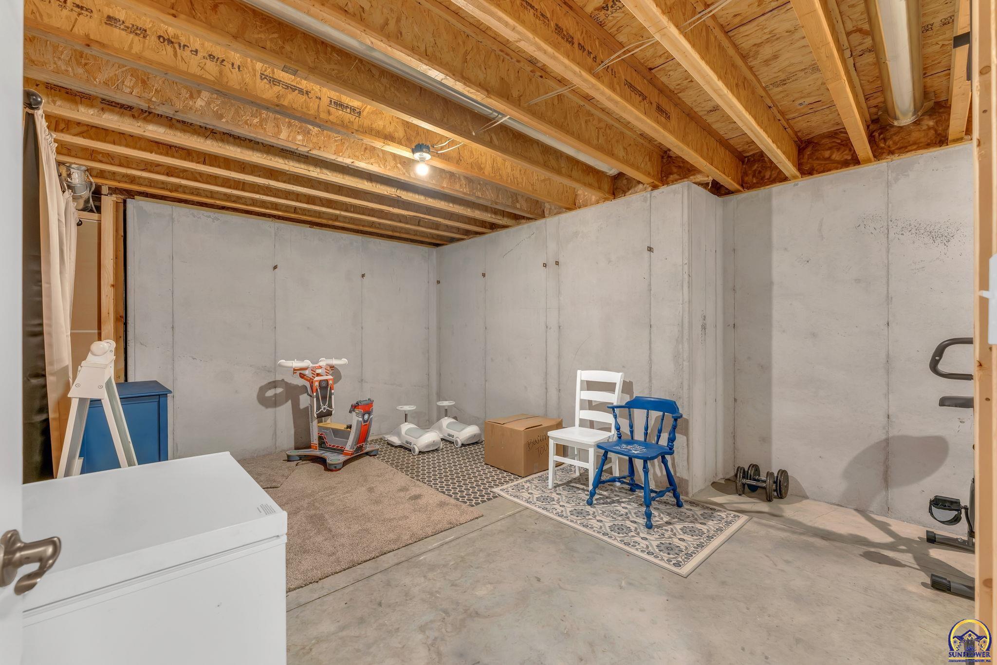 3319 Southwest 44th Street Topeka, KS 66610 - Photo 50 of 54