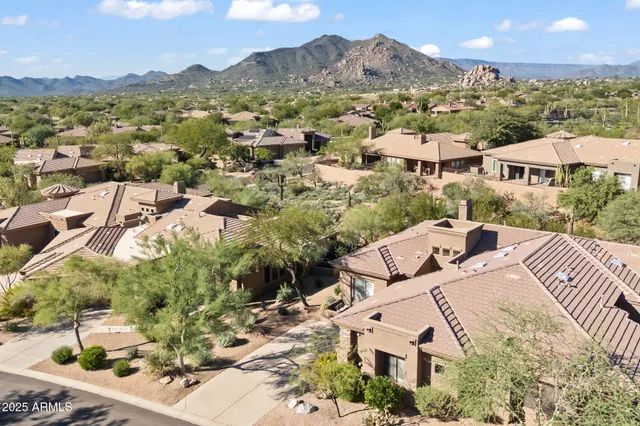 a view of outdoor space yard and patio