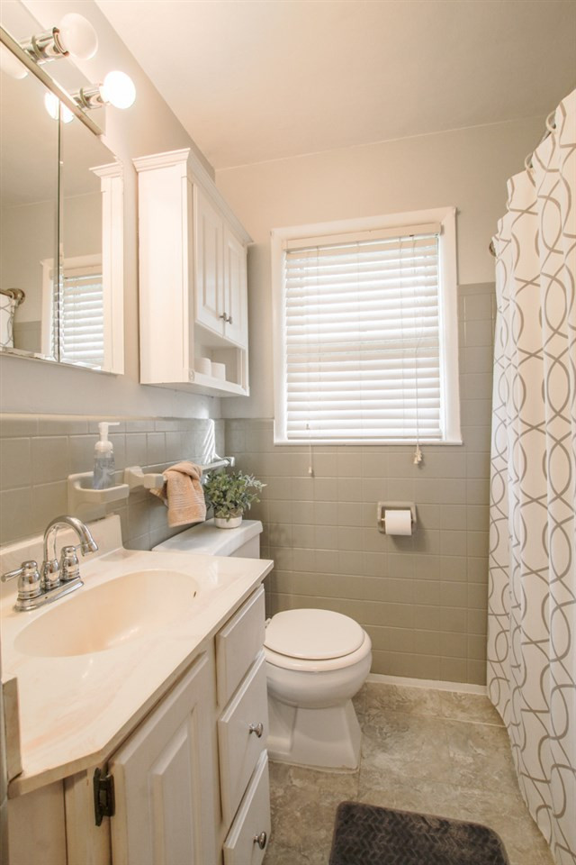 2318 Ridgeway Road Jackson, MI 49203 - Photo 13 of 25 Photo 13