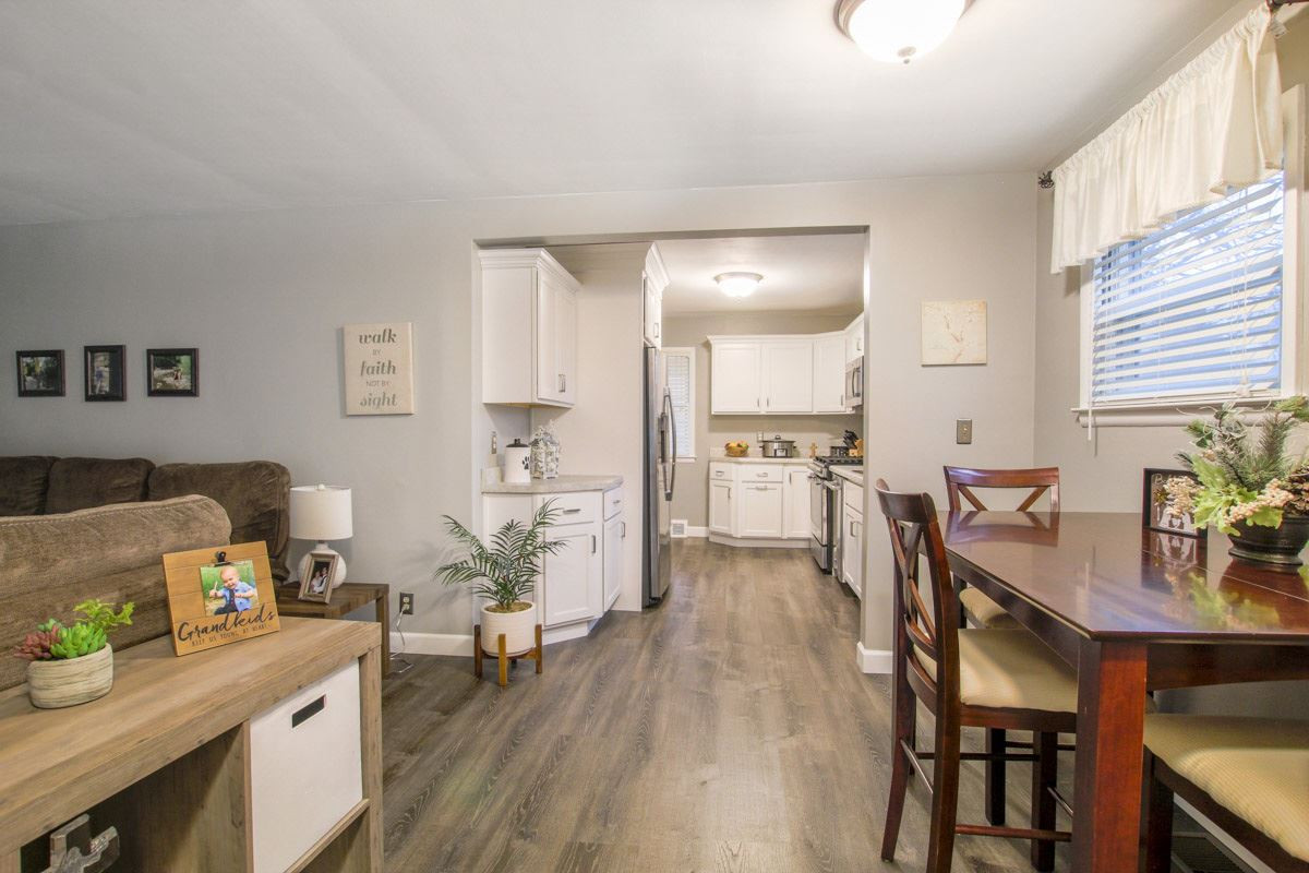 2318 Ridgeway Road Jackson, MI 49203 - Photo 8 of 25 Photo 8