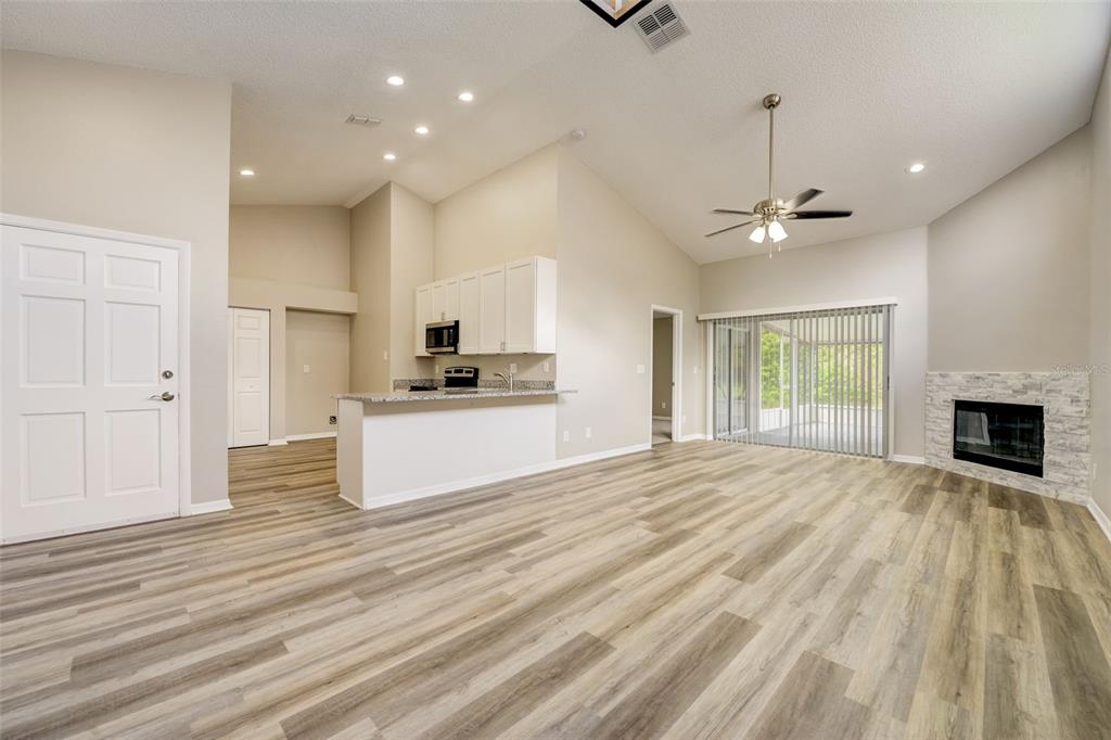 11647 Sunshine Pond Road Tampa, FL 33635 - Photo 2 of 14 Gallery Image 2