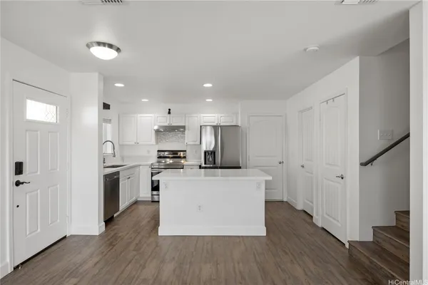 $4,000 | 87-1635 Mokila Street, Waianae, HI 96792