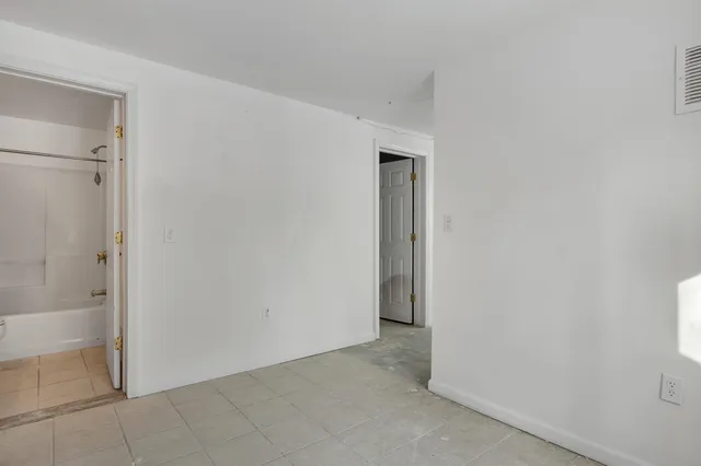 $515,000 | 633 Daniel Webster Highway, Merrimack, NH 03054