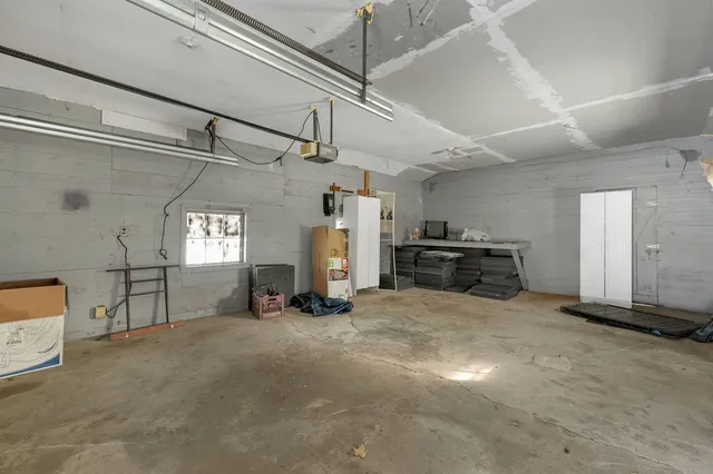 $515,000 | 633 Daniel Webster Highway, Merrimack, NH 03054