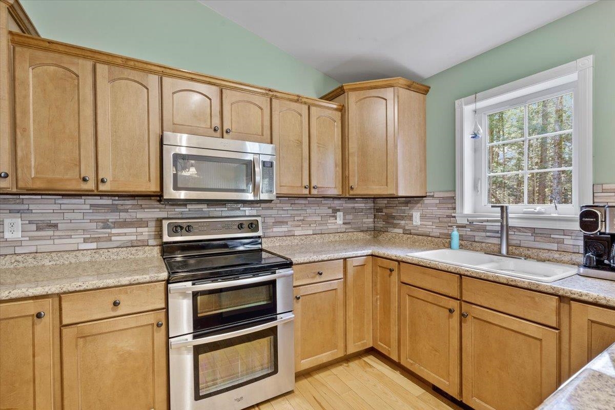 237 Hillside Lane Fletcher, VT 05448 - Photo 7 of 45