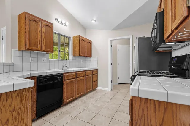 $442,000 | 2794 Summerbreeze Place, Redding, CA 96001