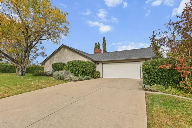 $442,000 | 2794 Summerbreeze Place, Redding, CA 96001