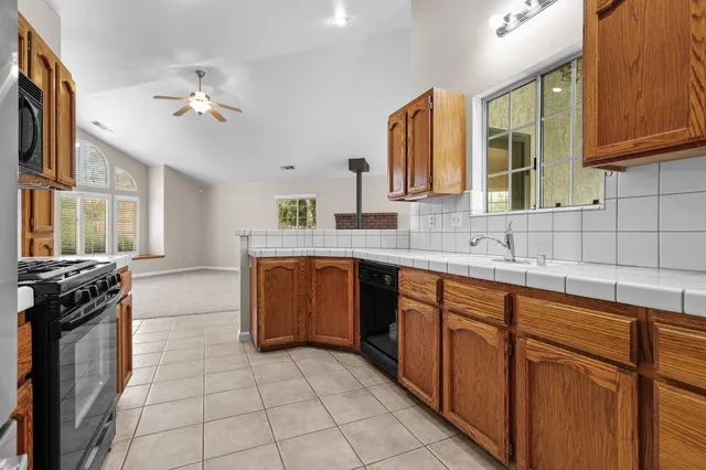 $442,000 | 2794 Summerbreeze Place, Redding, CA 96001