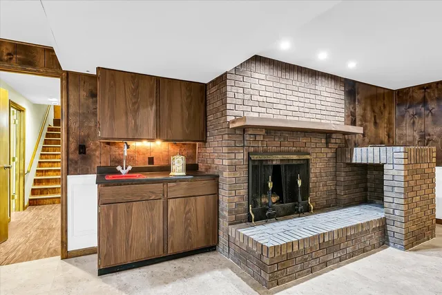 $420,000 | 4111 Farhills Drive, Champaign, IL 61822