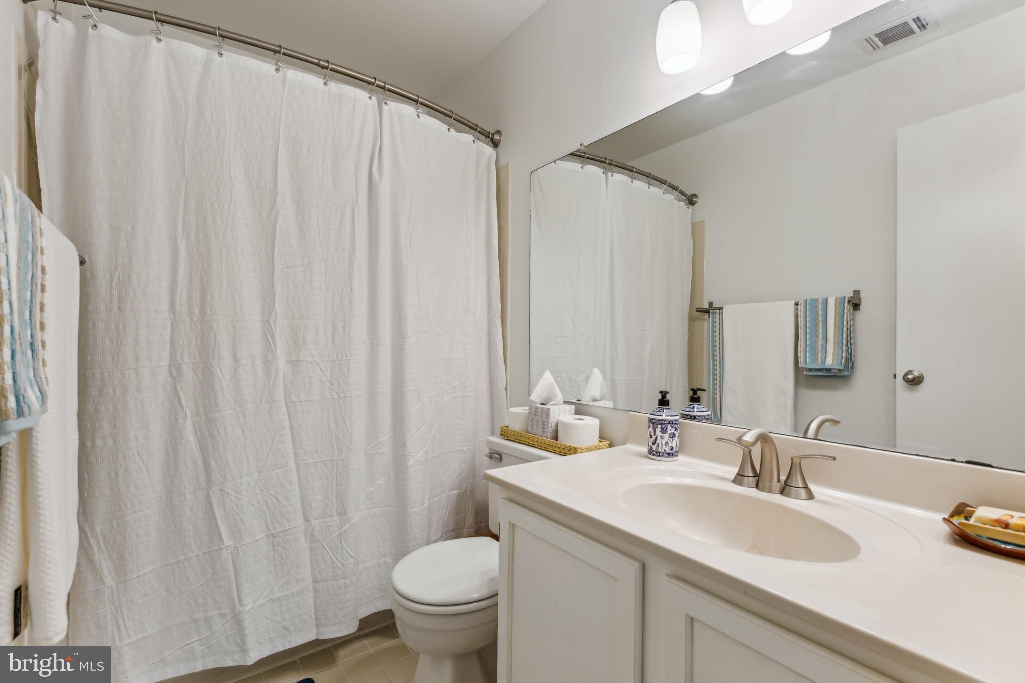 5355 Smooth Meadow Way, Unit 5 Columbia, MD 21044 - Photo 26 of 30 Bathroom Two w/ Shower/Tub Combo