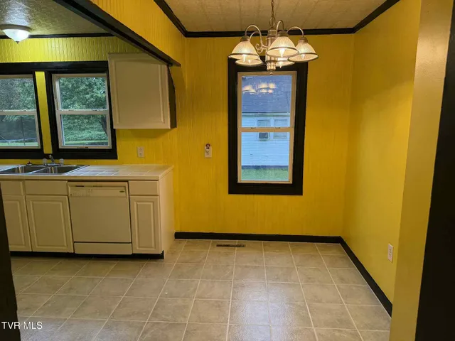 $184,500 | 602 West 2nd Avenue, Big Stone Gap, VA 24219