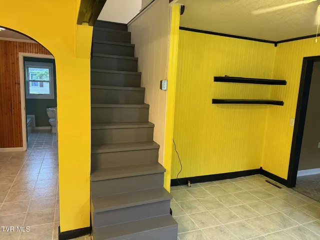 $184,500 | 602 West 2nd Avenue, Big Stone Gap, VA 24219