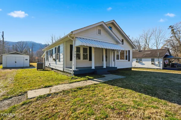 $174,900 | 602 West 2nd Avenue, Big Stone Gap, VA 24219