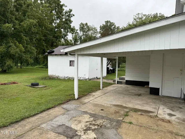 $184,500 | 602 West 2nd Avenue, Big Stone Gap, VA 24219