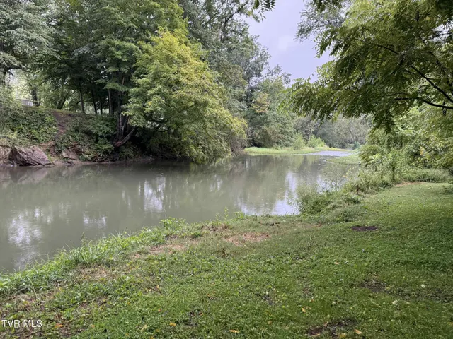 $184,500 | 602 West 2nd Avenue, Big Stone Gap, VA 24219