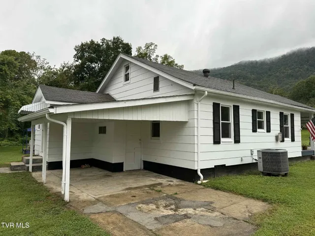 $184,500 | 602 West 2nd Avenue, Big Stone Gap, VA 24219