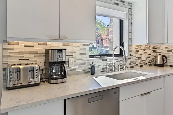 $4,500 | 1955 Northeast 4th Street, Unit 1, Deerfield Beach, FL 33441