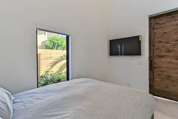 $4,500 | 1955 Northeast 4th Street, Unit 1, Deerfield Beach, FL 33441