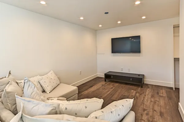 $4,500 | 1955 Northeast 4th Street, Unit 1, Deerfield Beach, FL 33441